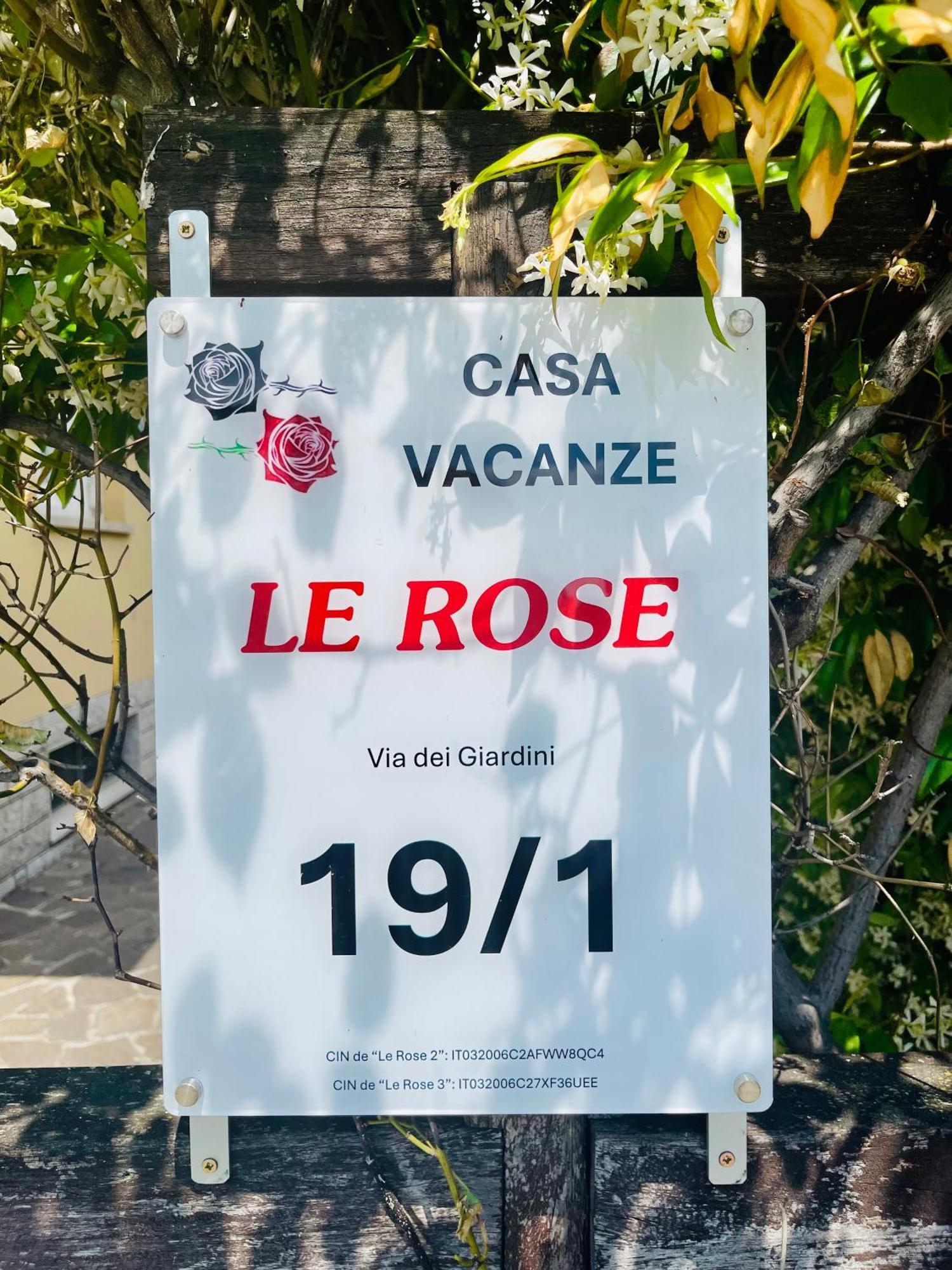 Апартаменты Le Rose Триест Экстерьер фото